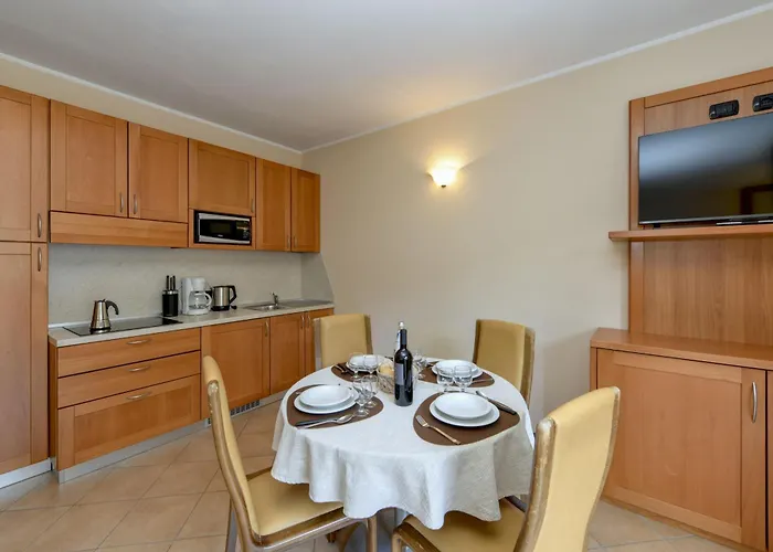 Bellavista Apartmanhotel 3*